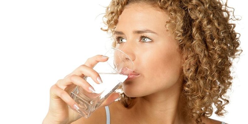 On a drinking diet you need to consume 1, 5 liters of purified water, in addition to other liquids